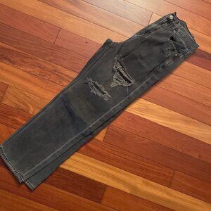 American Eagle Distressed jeans size 8